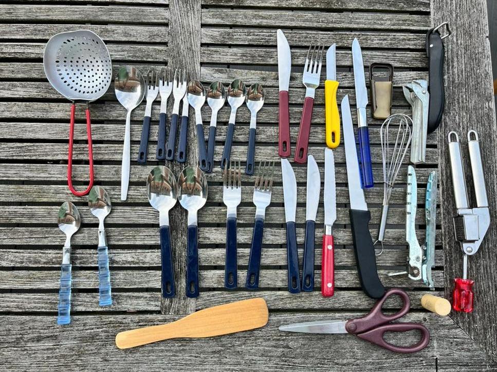 Complete Bestekset & Keukenhulpjes voor Camping/Student, Caravans en Kamperen, Kampeeraccessoires, Gebruikt, Ophalen of Verzenden