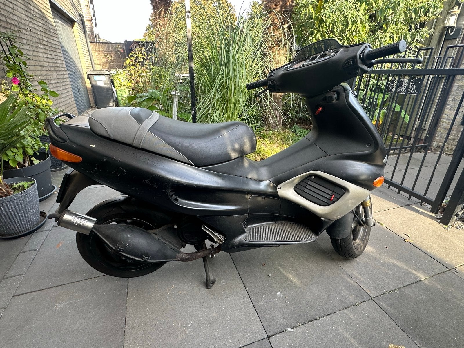 Lees beschrijving - Gilera Runner 50cc (1997), Fietsen en Brommers, Ophalen, Tweetakt, Gebruikt, Maximaal 45 km/u
