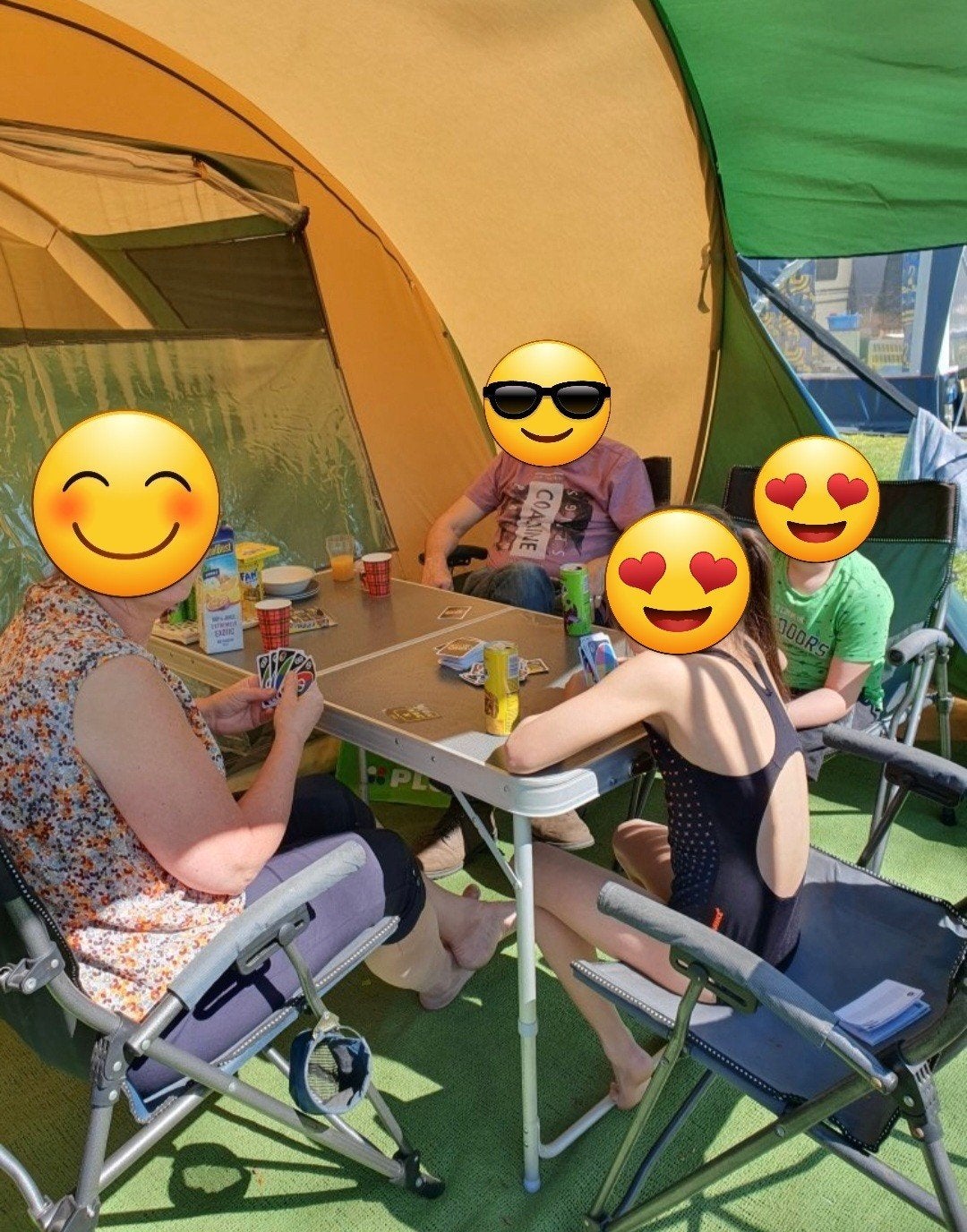 Quechua Decathlon campingtafel met 2 krukjes, Ophalen, Gebruikt, Campingtafel