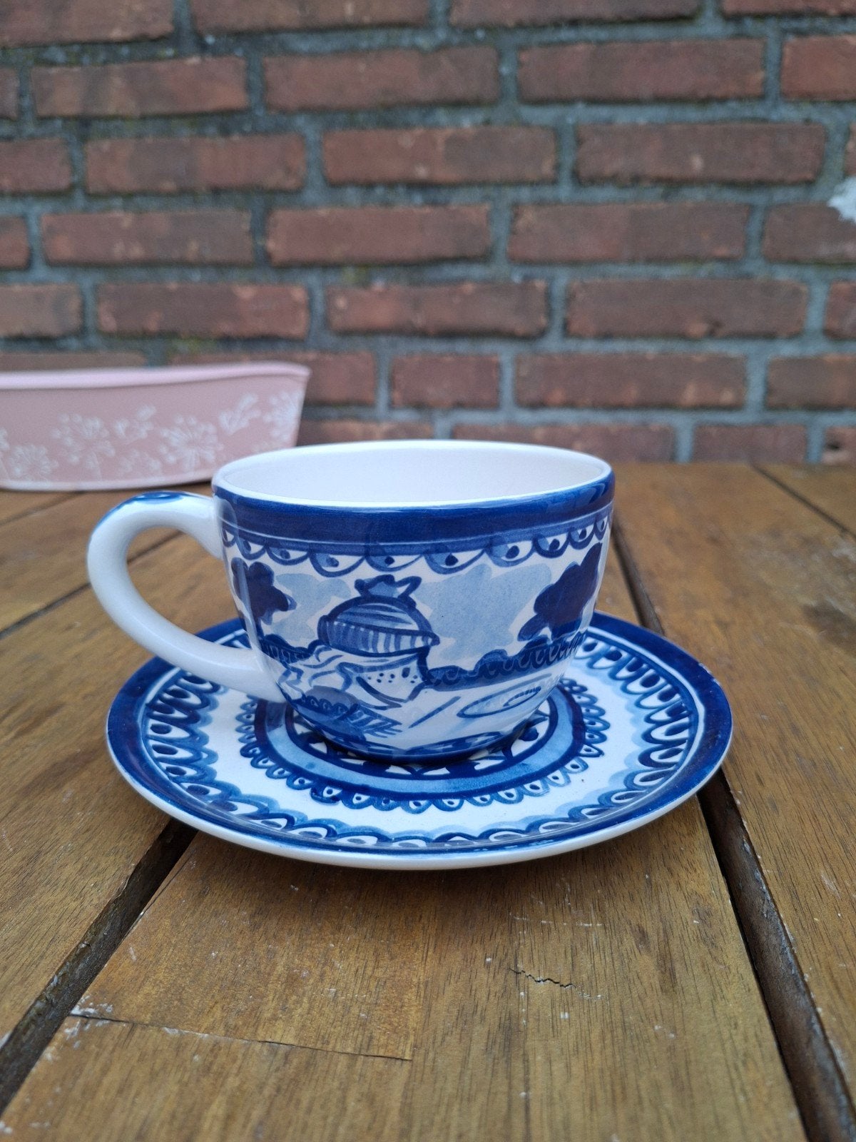Blond Amsterdam theekop met schoteltje, Ophalen of Verzenden, Zo goed als nieuw, Kop(pen) en/of Schotel(s), Aardewerk