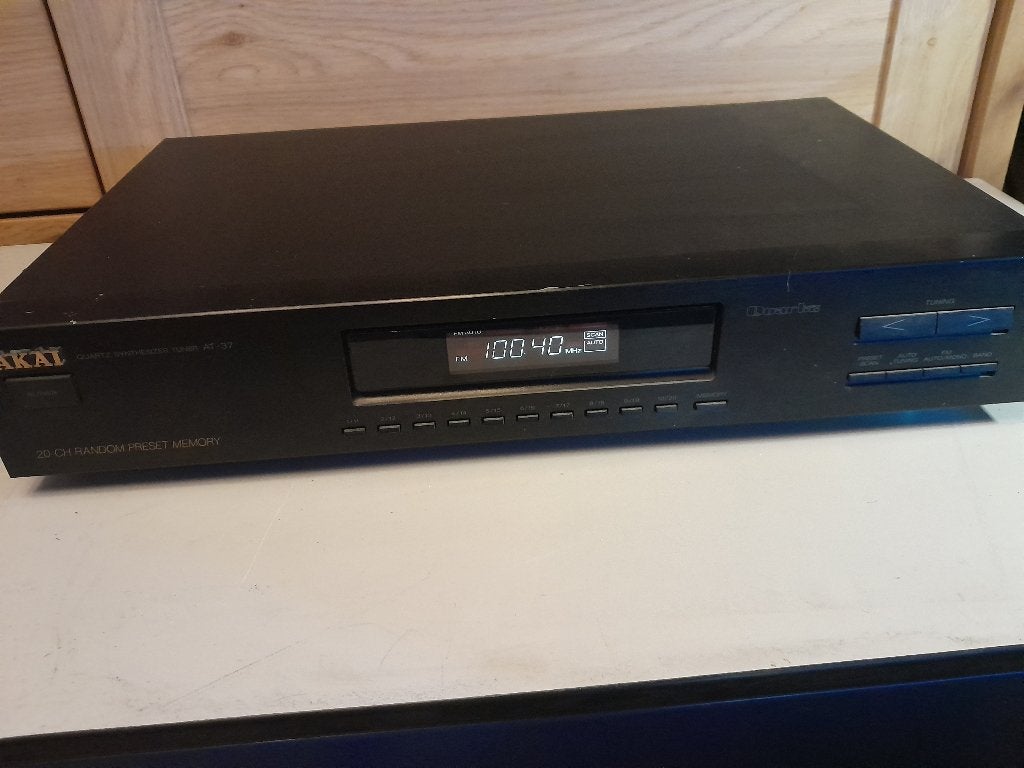 Akai AT-57L Stereo Tuner - Vintage Audio Apparaat, Ophalen of Verzenden, Gebruikt, Analoog