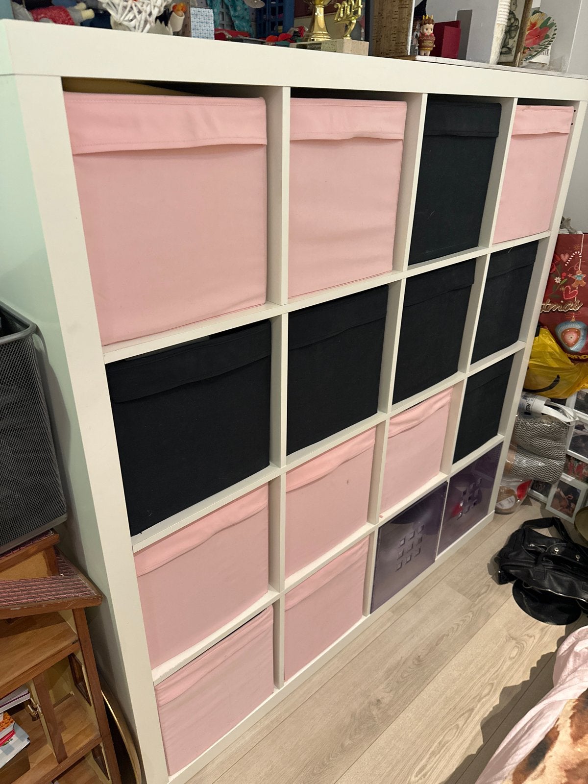 IKEA Kallax Kast met 16 vakken en opbergboxen, Gebruikt, 100 tot 150 cm, Ophalen of Verzenden, 25 tot 50 cm
