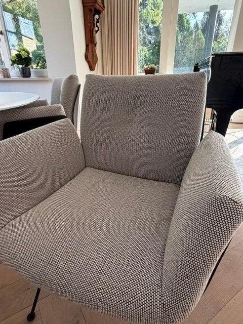 Foto 11 van Design Eetkamertafel COR Conic / Alvo stoelen en hanglamp