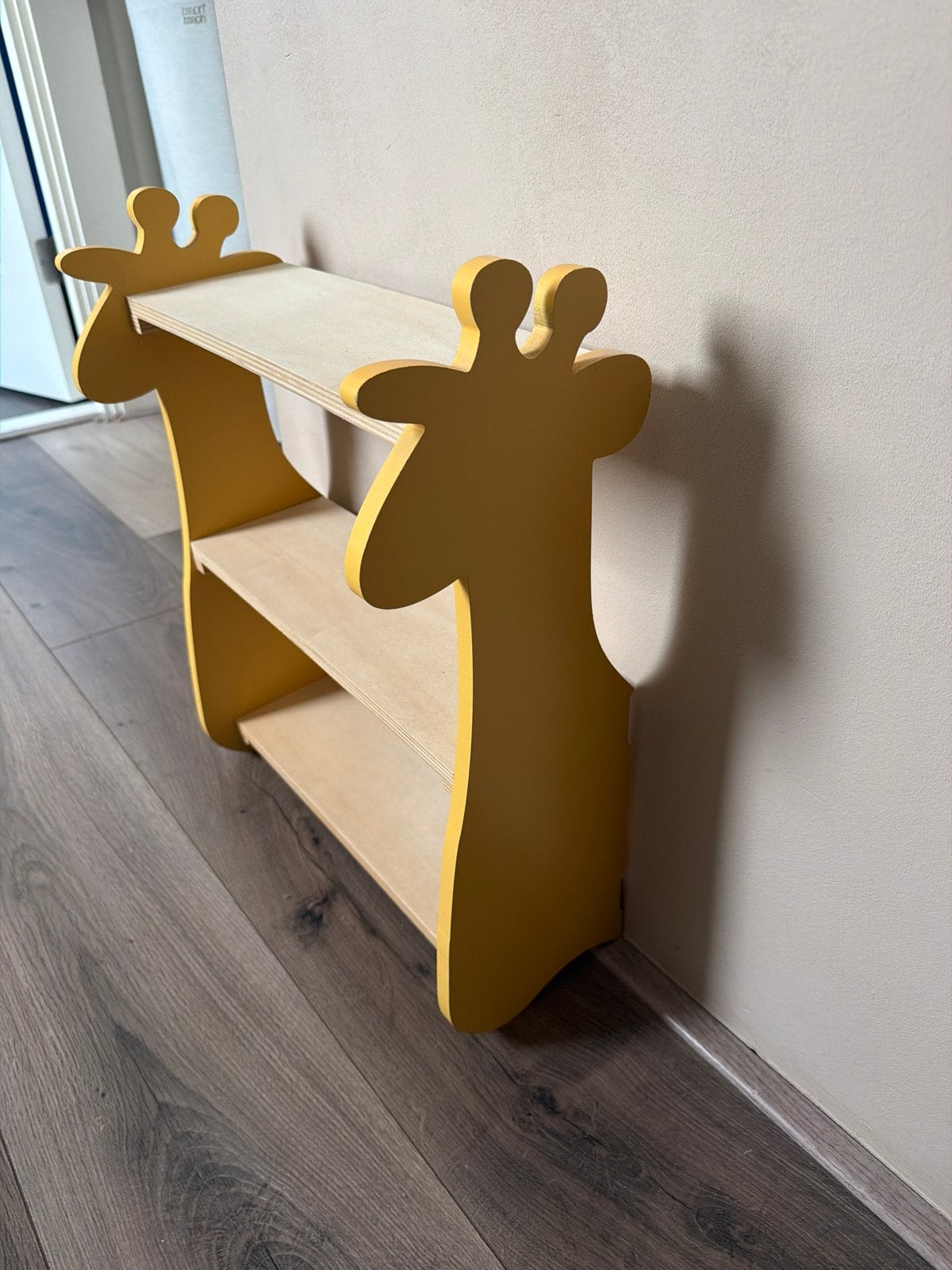 Leuk muurkastje giraf voor babykamer, Gebruikt, Overige merken, Geel, Ophalen of Verzenden