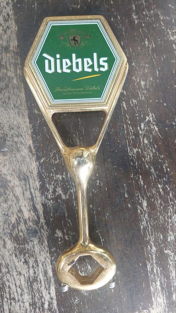 Diebels alt bier opzet stuk tapkraan, Verzamelen, Biermerken, Ophalen of Verzenden, Zo goed als nieuw, Reclamebord, Plaat of Schild