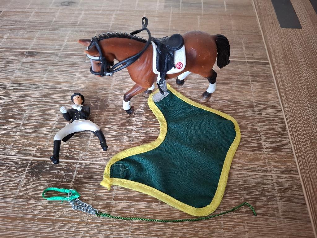 Schleich 40187 dressuur ruiter met paard, Ophalen of Verzenden, Zo goed als nieuw
