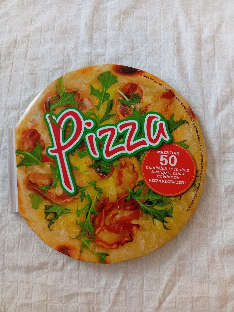 pizza  kookboek 50 recepten rond boek, Italië, Overige typen, Ophalen of Verzenden, Zo goed als nieuw