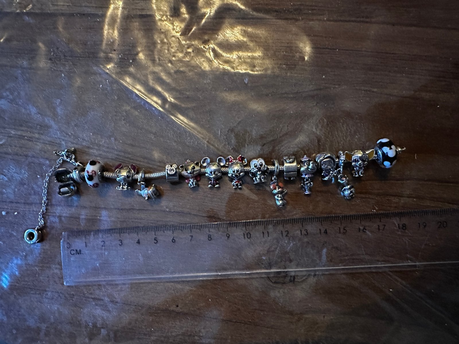 bedelarmband met Disney figuren, Pandora, Ophalen of Verzenden, Zo goed als nieuw, 4 bedels of meer