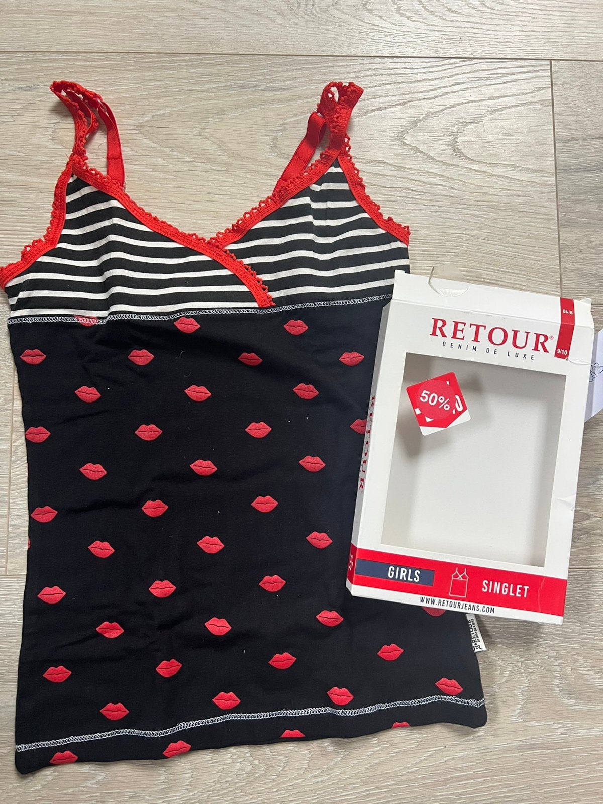 Nieuw sinlget/hemd van Retour maat 134/140., Ophalen of Verzenden, Nieuw, Meisje, Nacht- of Onderkleding