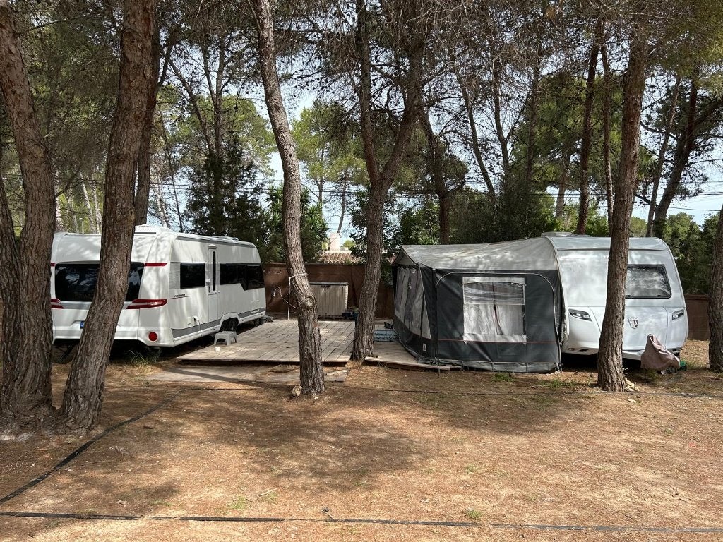 Op IBIZA Staanplaatscaravans te koop   Hobby & Tabbert, Rondzit, Tabbert, Particulier, Kachel