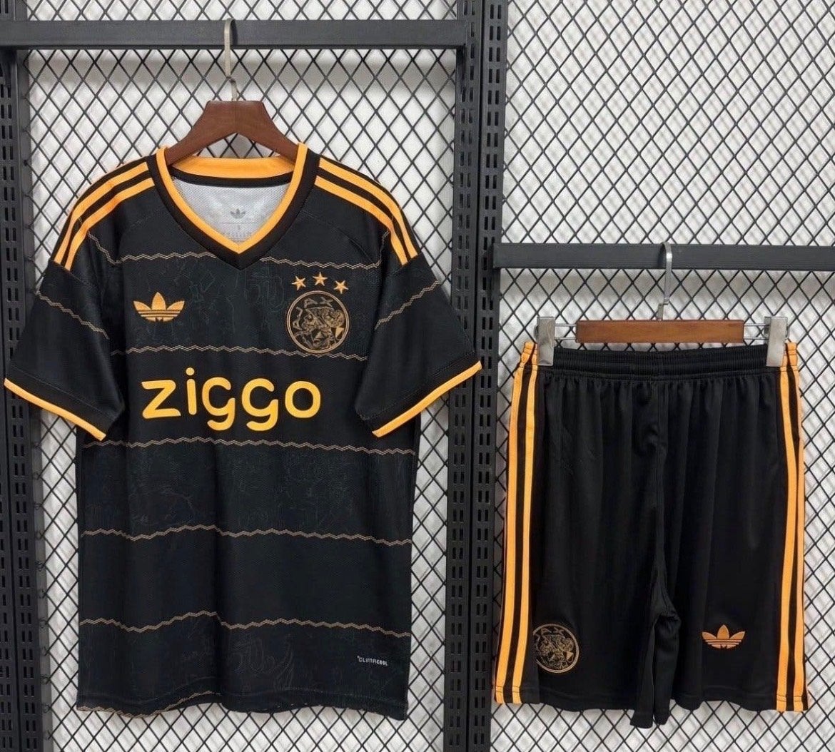 Ajax Uit tenue en Broekje 2026/2027 Alle maten beschikbaar, Maat M, Verzenden, Nieuw, Set