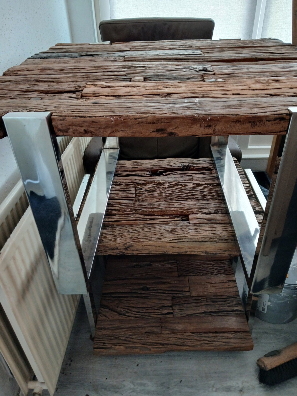 2 grote tafels van hout en staal nieuw!!, Huis en Inrichting, Tafels | Eettafels, Ophalen, 50 tot 100 cm, Rond, Nieuw