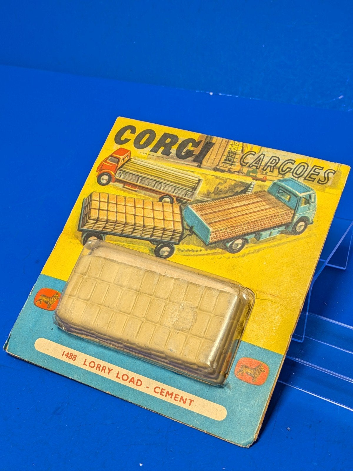 Corgi Toys #1488 Lorry Load Cement 1960 - 1964, Ophalen of Verzenden, Gebruikt, Auto, Corgi