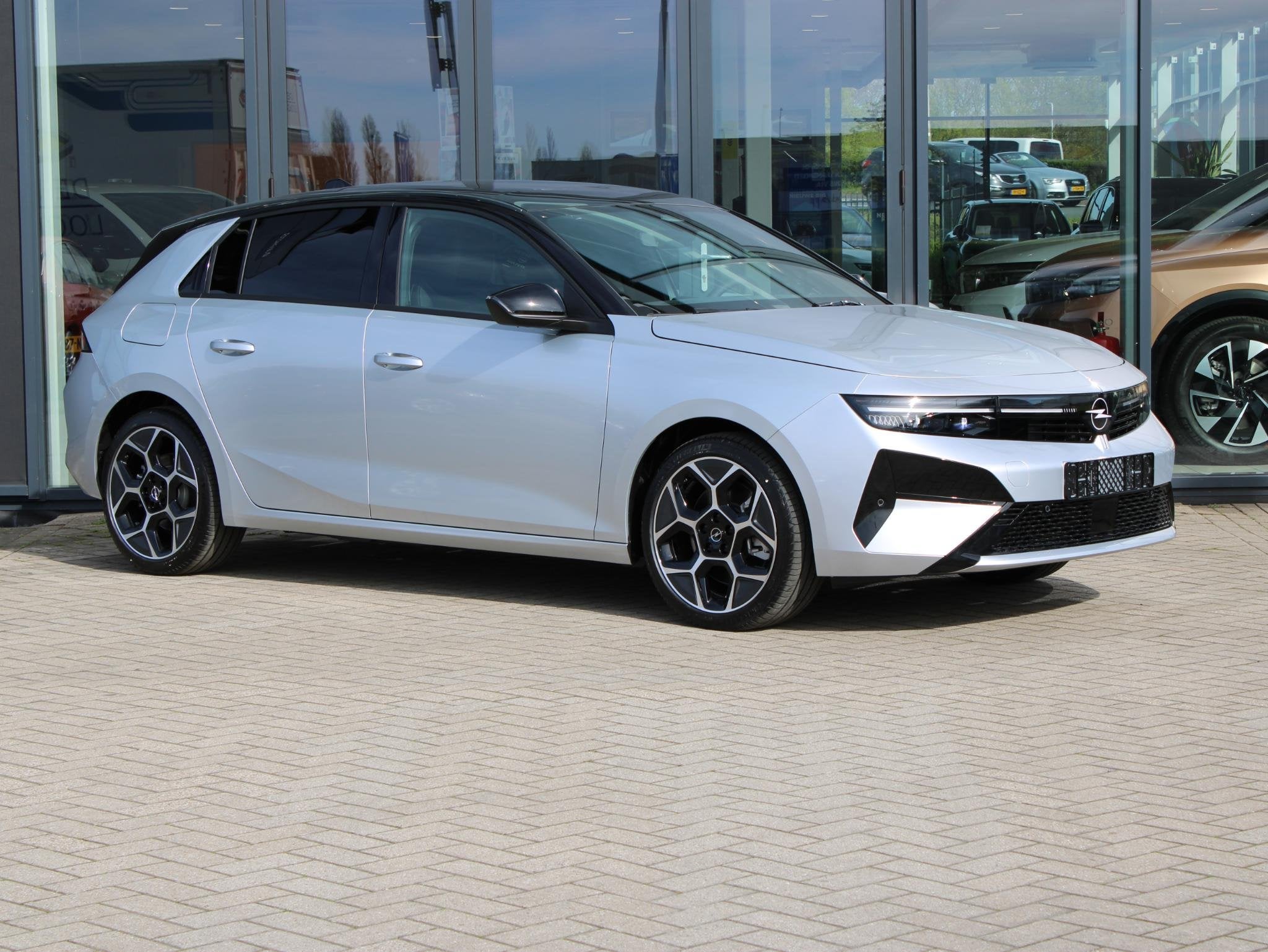 Opel Astra 1.6 Turbo Plug In Hybrid Ultimate VOORRAAD KORTIN, 12 maanden, 4 cilinders, Alcantara, Plug-in hybride