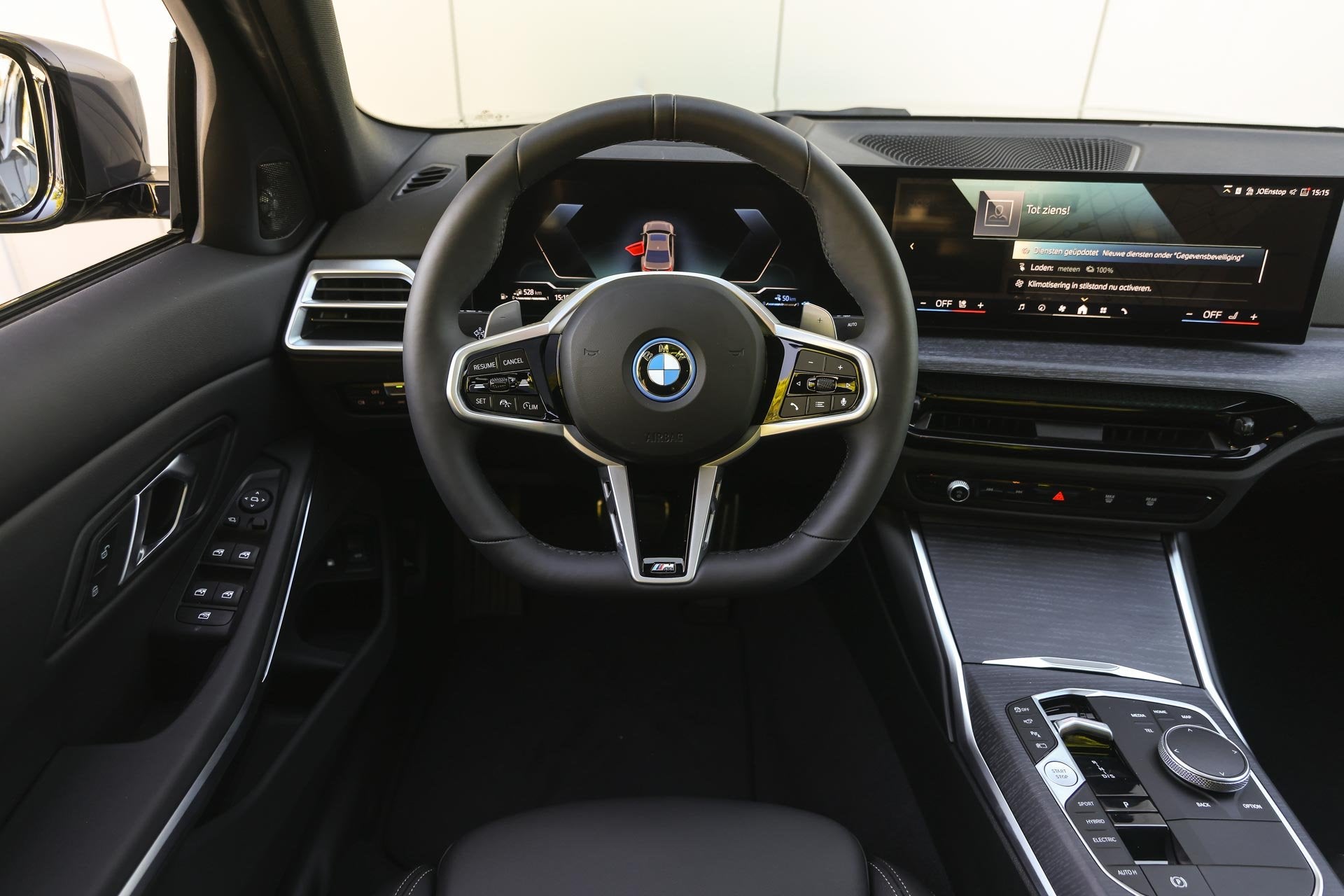 BMW 3 Serie 330e M Sport Automaat / Schuif-kanteldak / Sport, Achterwielaandrijving, 4 cilinders, Met garantie (alle), Leder en Stof