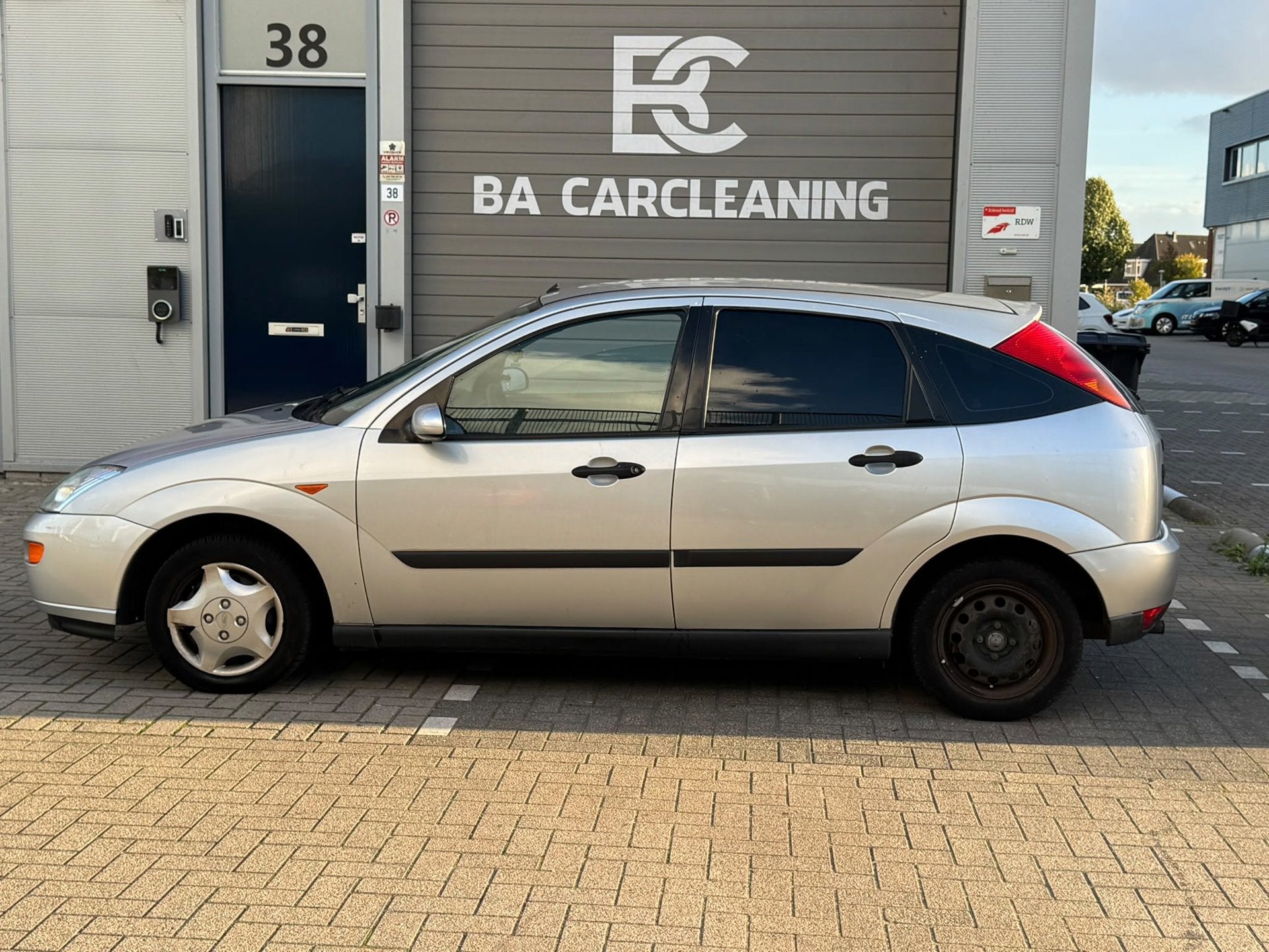 Ford Focus 1.4-16V | Airco | Radio | NW APK, 15 km/l, 4 cilinders, 49 €/maand, Origineel Nederlands