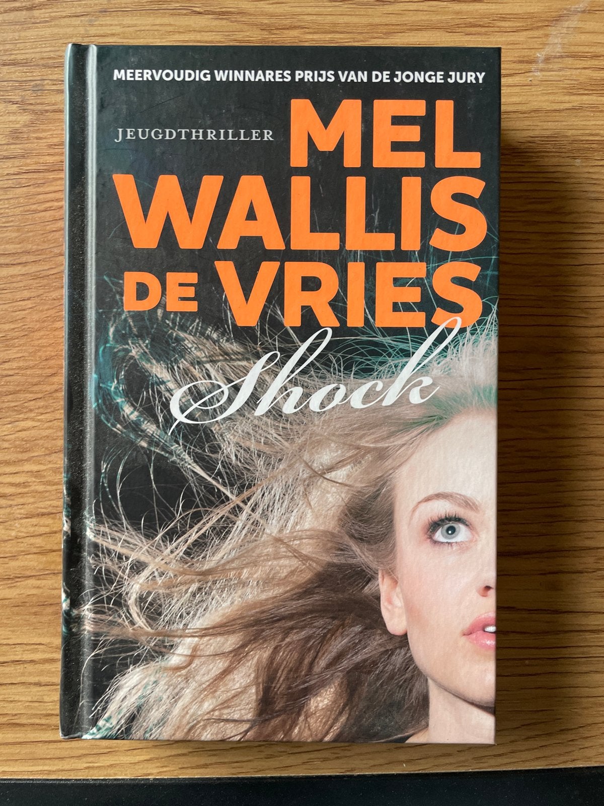 Mel Wallis de Vries - Shock, Ophalen of Verzenden, Zo goed als nieuw, Mel Wallis de Vries