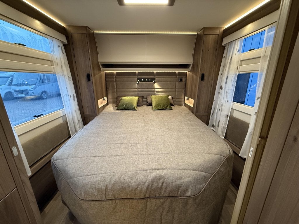 Kabe Royal 560 GLE KS B8, Caravans en Kamperen, Rondzit, Bedrijf, Kabe, Schokbreker