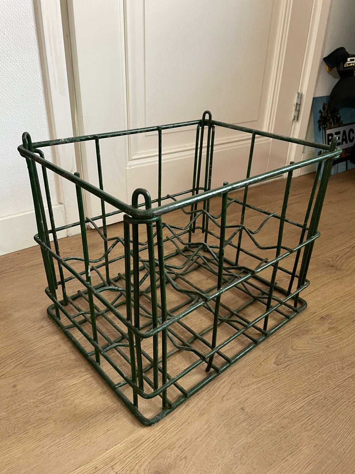 Vintage groen metalen melkkrat / flessenrek, Ophalen, Huis en Inrichting