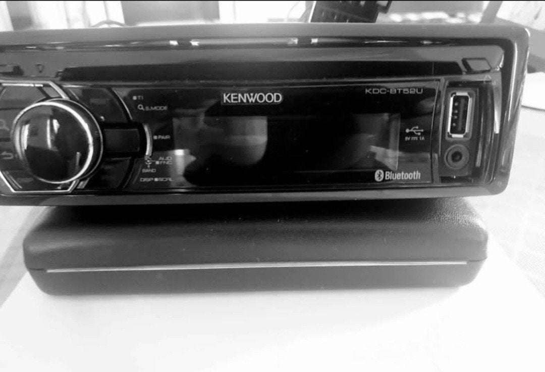 Kenwood radio Cd- USB speler 4x50watt, Ophalen, Zo goed als nieuw