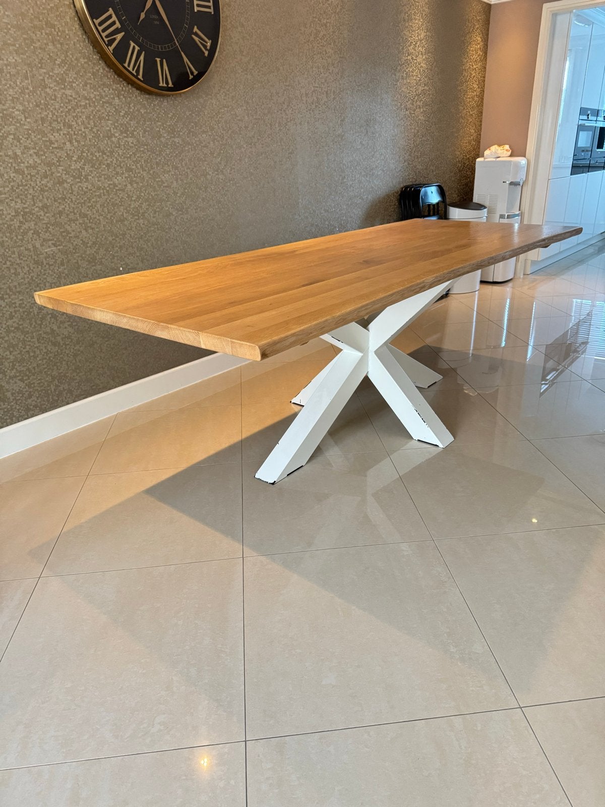 Eikenhouten eettafel met wit metalen spinpoot, Ophalen, Gebruikt, Eikenhout, 200 cm of meer