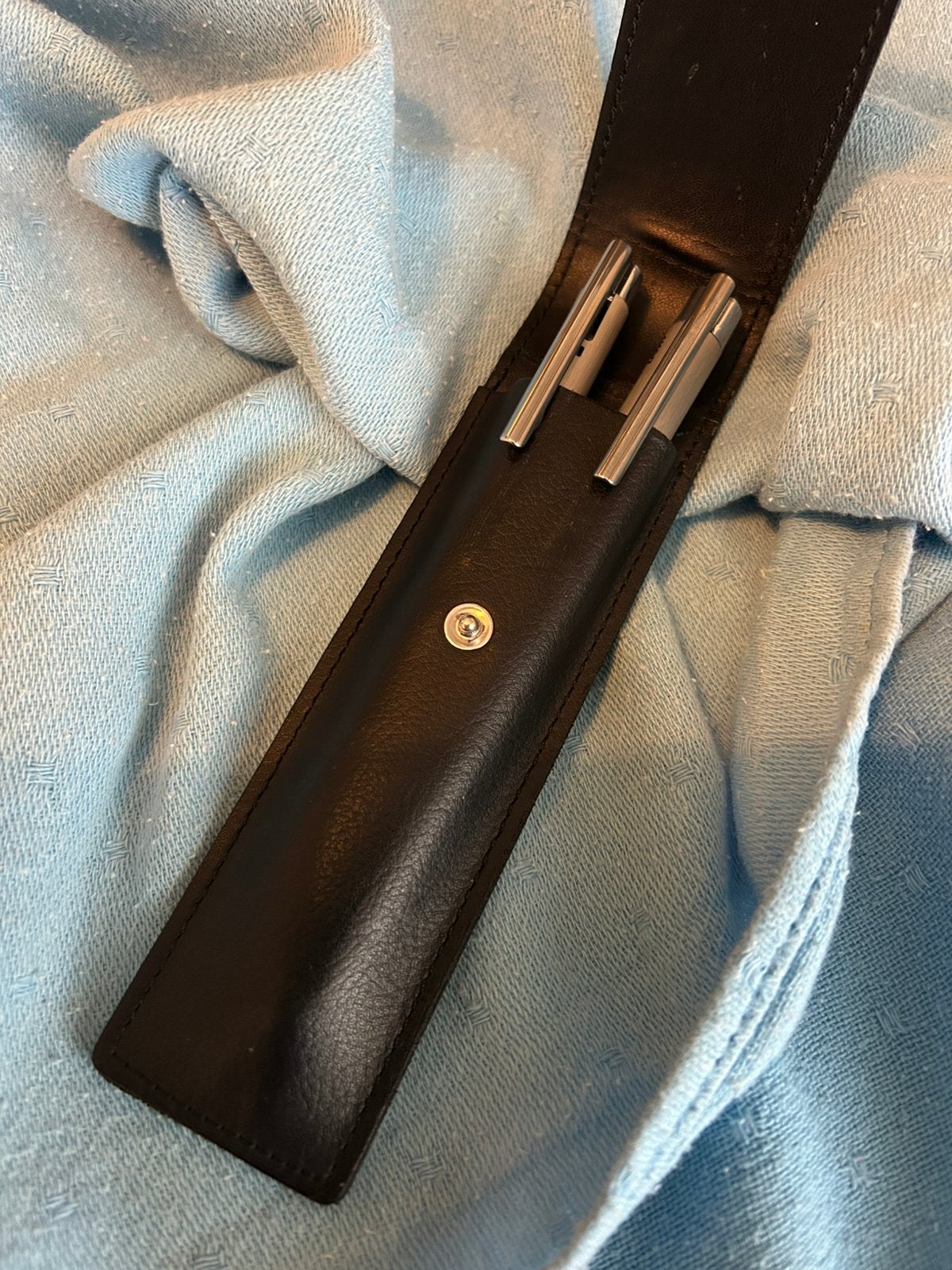 Lamy Logo Balpen + Roller in Zwarte Lamy Etui Nieuwstaat, Verzamelen, Ophalen of Verzenden, Zo goed als nieuw, Balpen, Overige merken