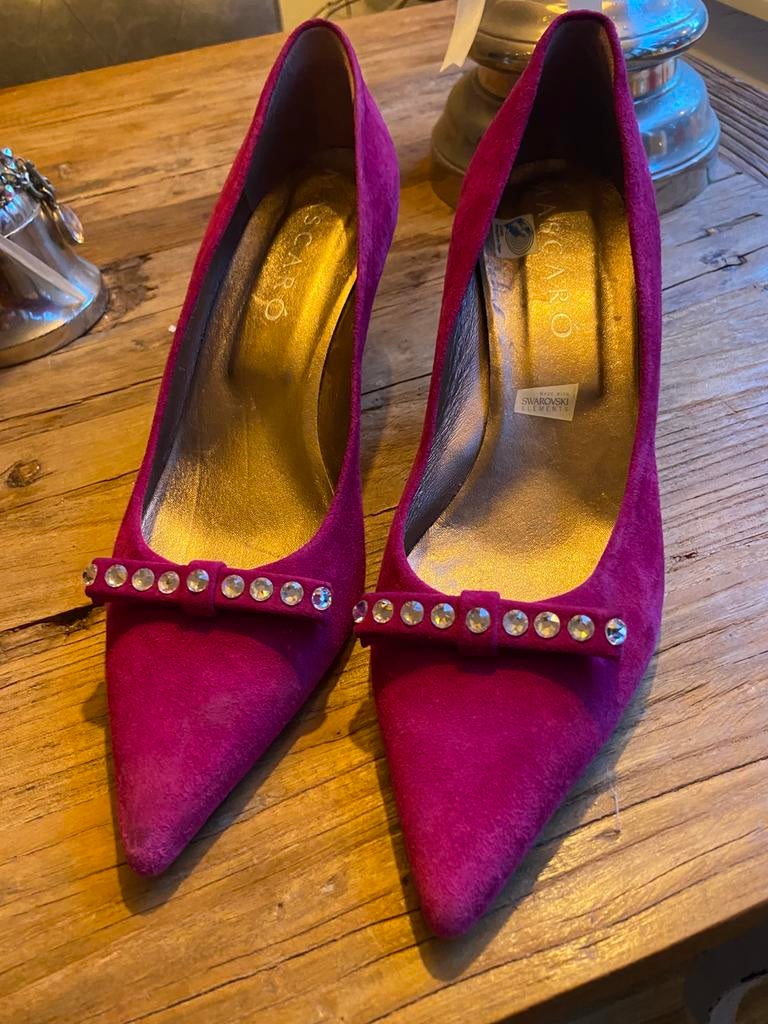 Pumps fuchsia suede Mascaro Spanje maat 40 Swarovski strass, Kleding | Dames, Schoenen, Pumps, Ophalen of Verzenden, Zo goed als nieuw