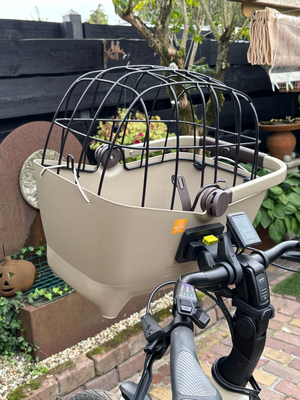 Basil fietsmand met stuurbevestiging - Zo goed als nieuw, Fietsen en Brommers, Ophalen, Zo goed als nieuw, Fietsmand, Stuurbevestiging