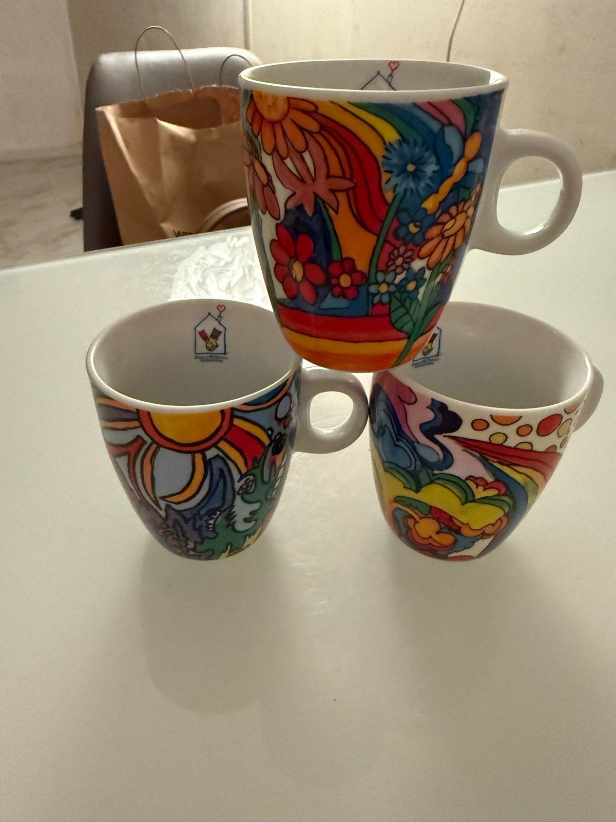 Set van 3 kleurrijke  mokken  ronald mc donald mokken, Overige typen, Ophalen of Verzenden, Zo goed als nieuw, Steen/keramiek