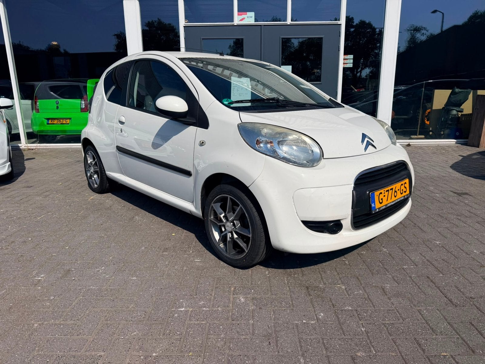 Citroën C1 1.0 3-DRS 2009 Wit APK 15-07-2027, Auto's, Citroën, Voorwielaandrijving, Stof, Zwart, 4 stoelen