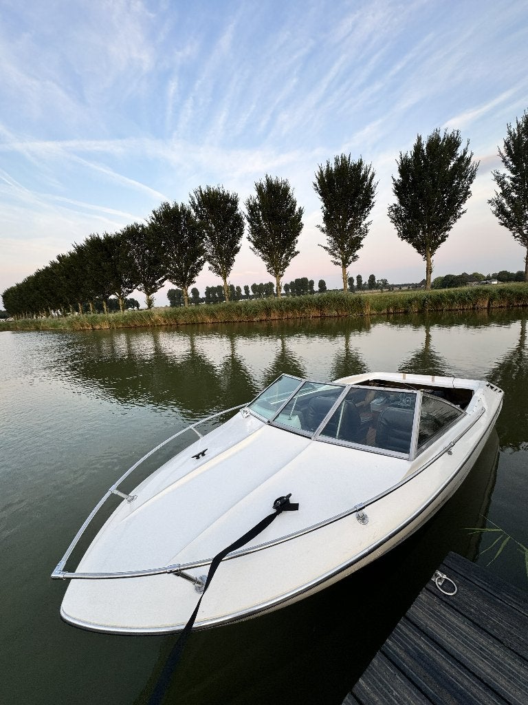 Reinell V1701 – nette en vaarklare speedboot + trailer, Watersport en Boten, Ophalen, Overige merken, Gebruikt, Binnenboordmotor