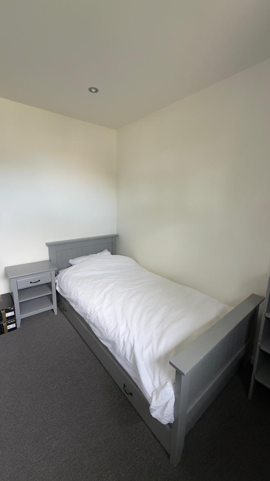 GRATIS 1 persoons bed+nachtkastje+(schoenen)kast, Ophalen, Gebruikt, 90 cm, Eenpersoons