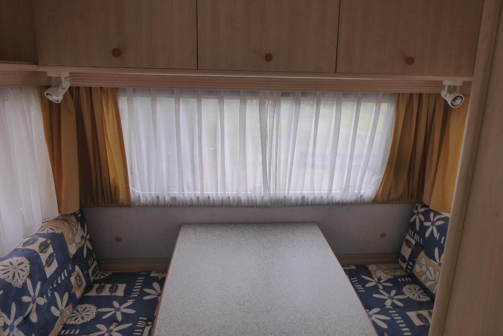 Caravan, Vast bed, Standaardzit, 750 - 1000 kg, Particulier