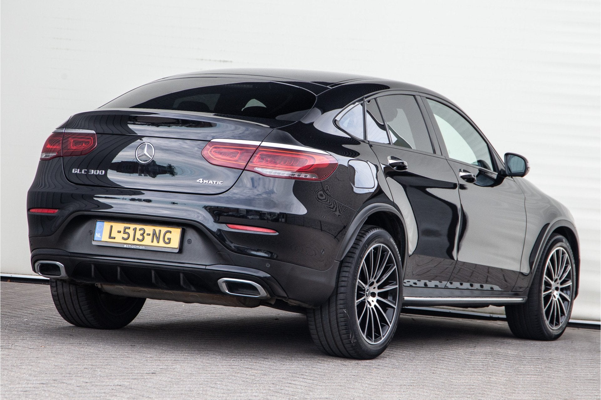 Mercedes-Benz GLC Coupé 300 4MATIC Premium AMG Digital Cock, Auto's, Mercedes-Benz, Gebruikt, 4 cilinders, 258 pk, Zwart