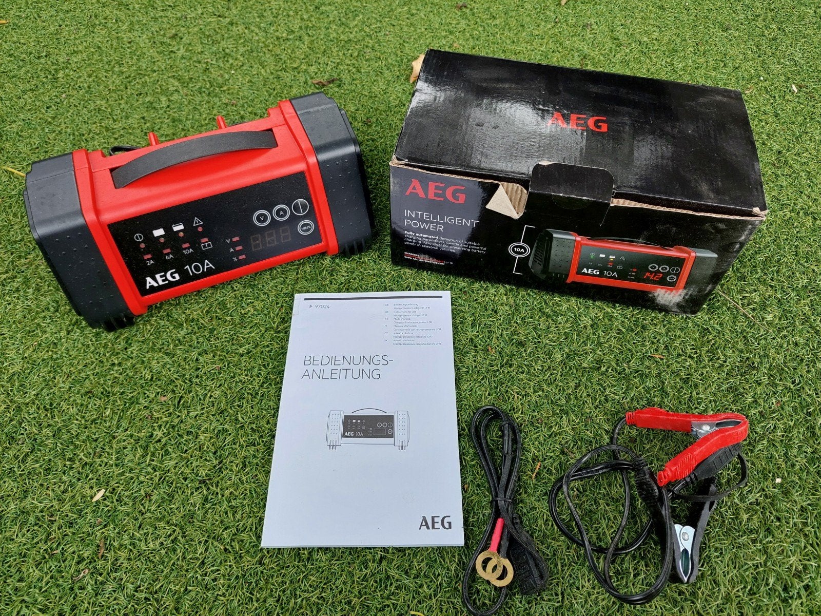 AEG 10A Intelligente Acculader - in Doos, Ophalen of Verzenden