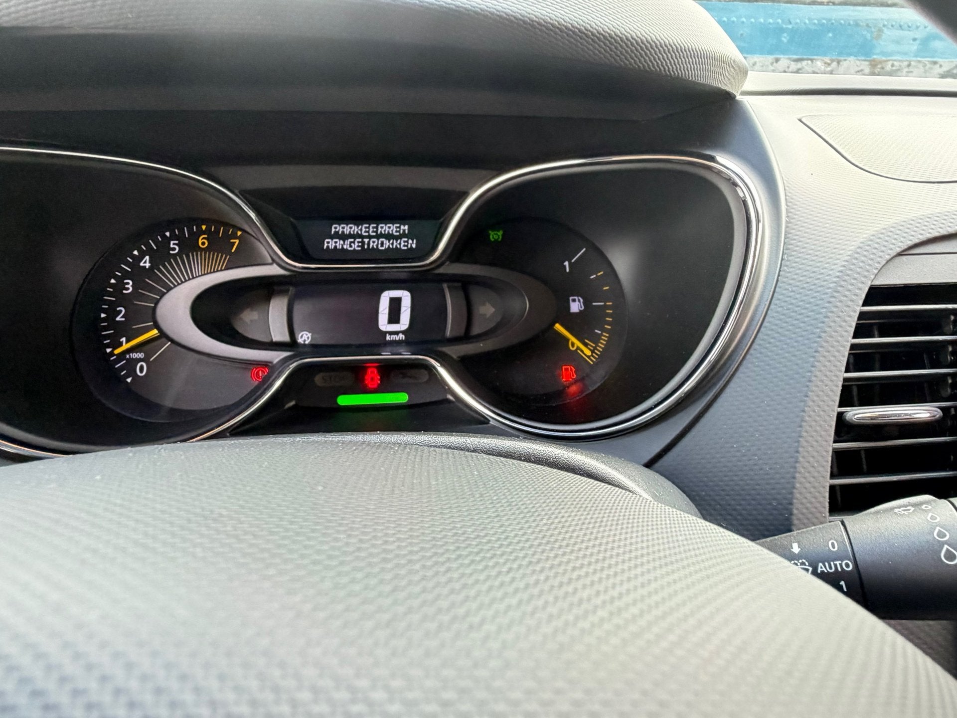 Renault Captur 0.9 TCe Xmod - Gris Platine/Noir Etoile - Led, Auto's, Voorwielaandrijving, 898 cc, Gebruikt, 49 €/maand
