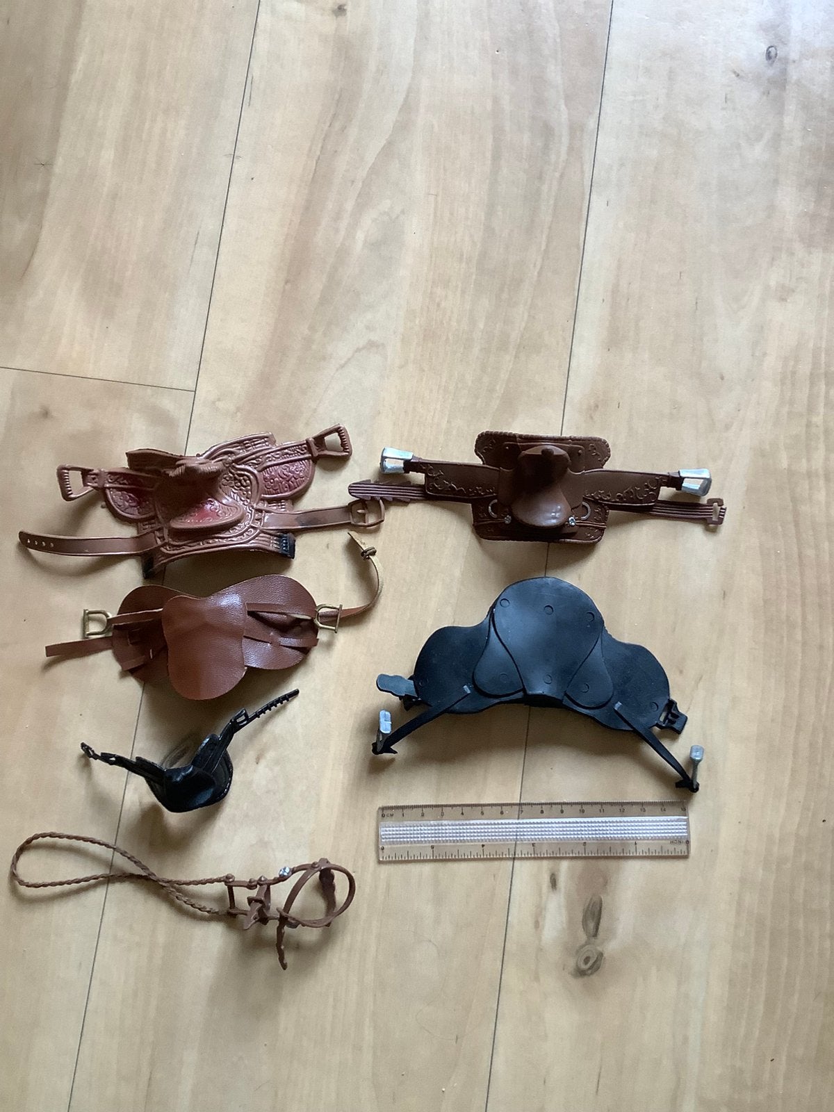 Zadels voor speelgoed paarden,verschillende maten, Ophalen of Verzenden, Gebruikt, Jongen of Meisje