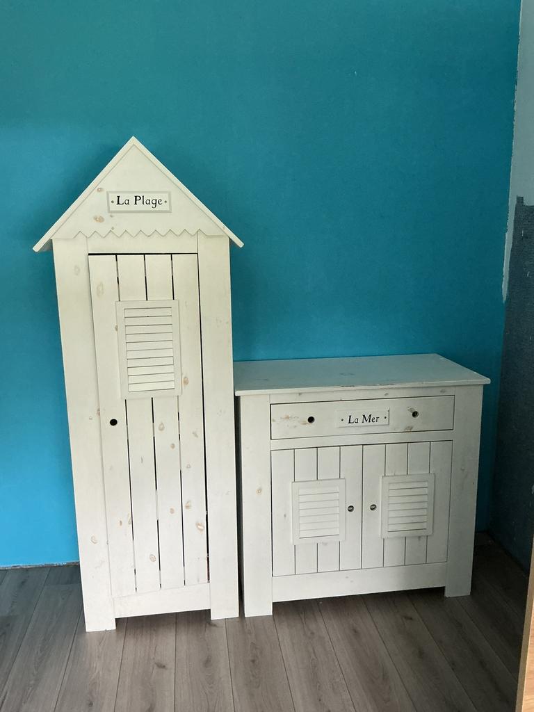 Huisjeskast en commode te koop, Ophalen, Zo goed als nieuw, Jongetje of Meisje