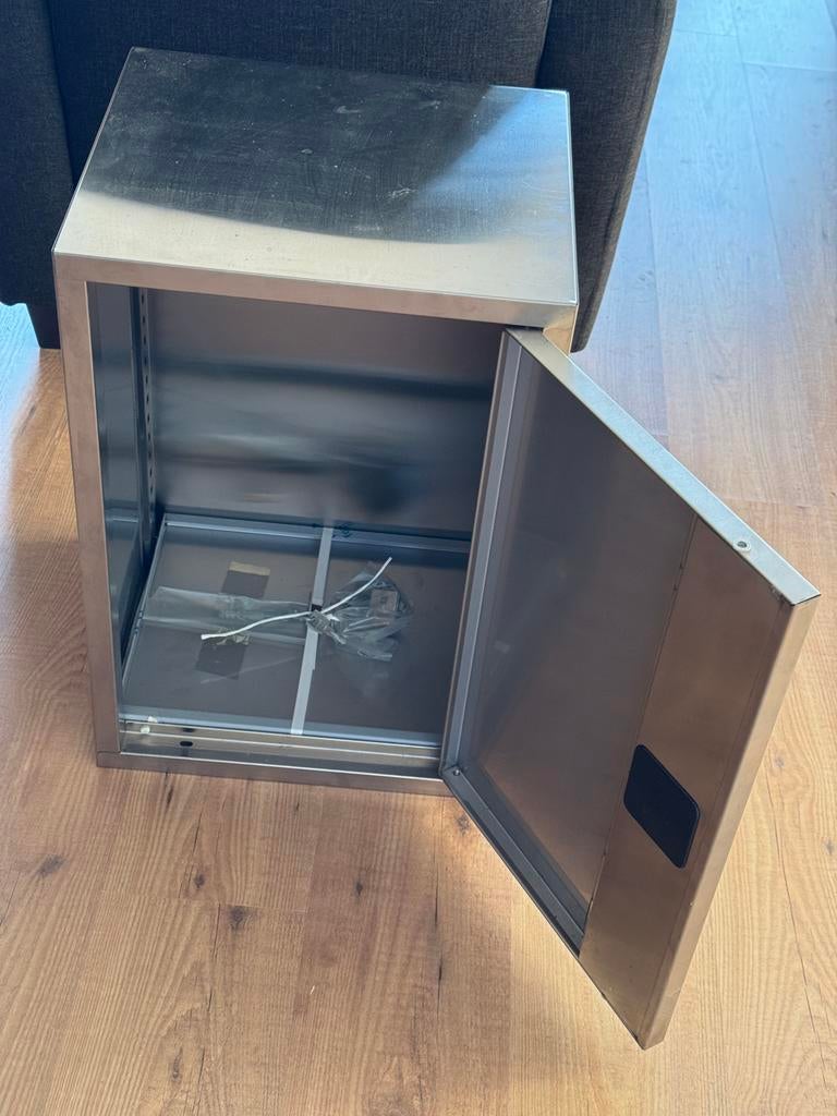 RVS Kastje met Slot - Compact en Veilig L35cmxB40cmxH60cm, Ophalen, Zo goed als nieuw