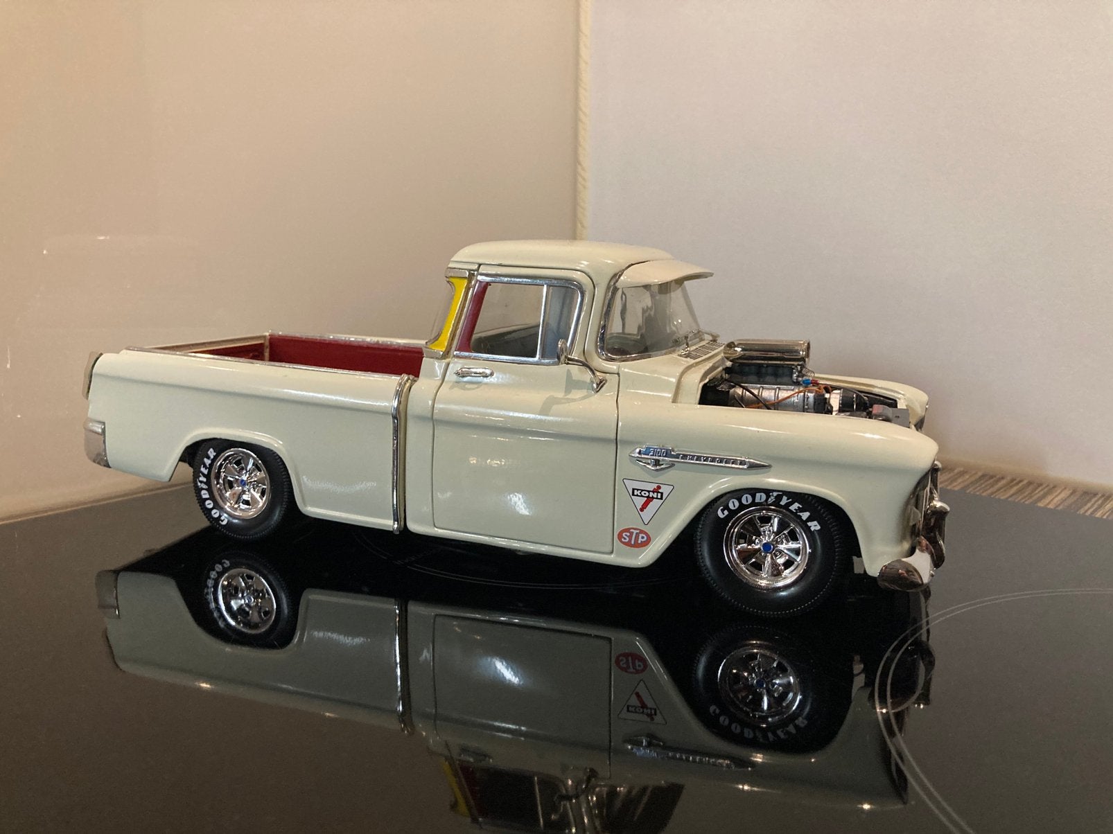 Chevrolet Custom Pickup Longbed, Ophalen of Verzenden, Zo goed als nieuw, Auto, ERTL