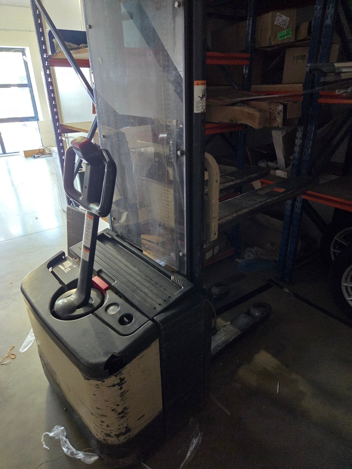 Crown Stapelaar - Elektrisch, 1000-2000 kg hefcapaciteit, Ophalen, Stapelaar, 1000 tot 2000 kg, Crown