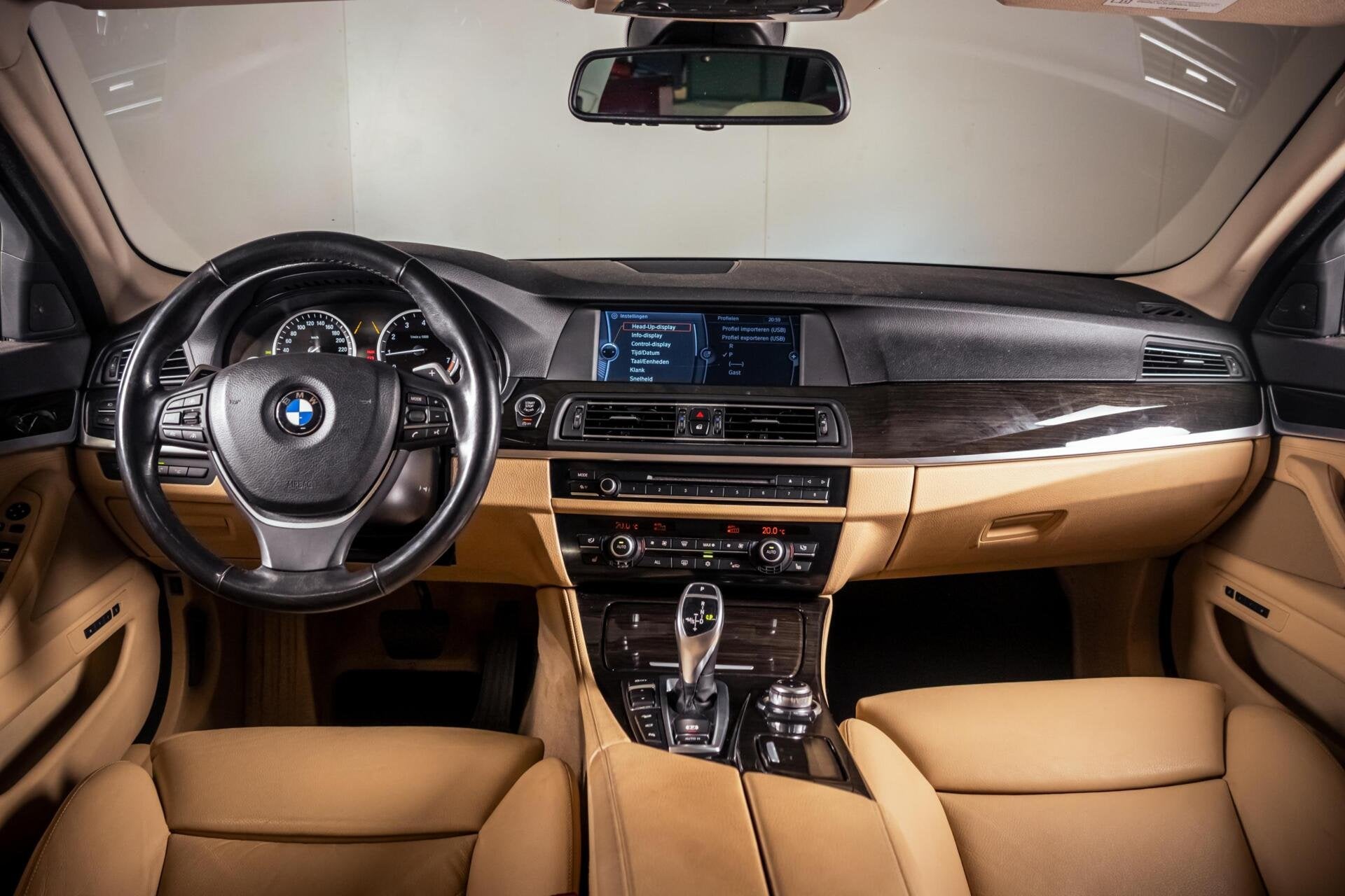 BMW 5-serie Touring 528xi High Executive|ACC|HUD|360|Softclo, Auto's, Automaat, Gebruikt, 4 cilinders, Blauw