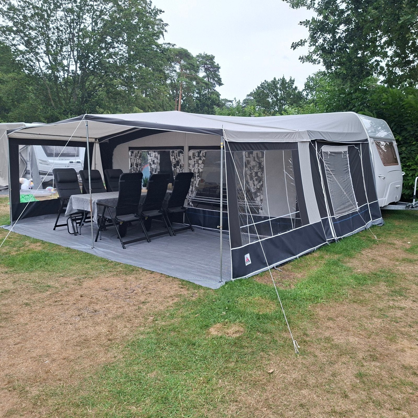 Dethleffs Camper 510 met Dorema voortent en luifel, Rondzit, Frans bed, Ringverwarming, Particulier