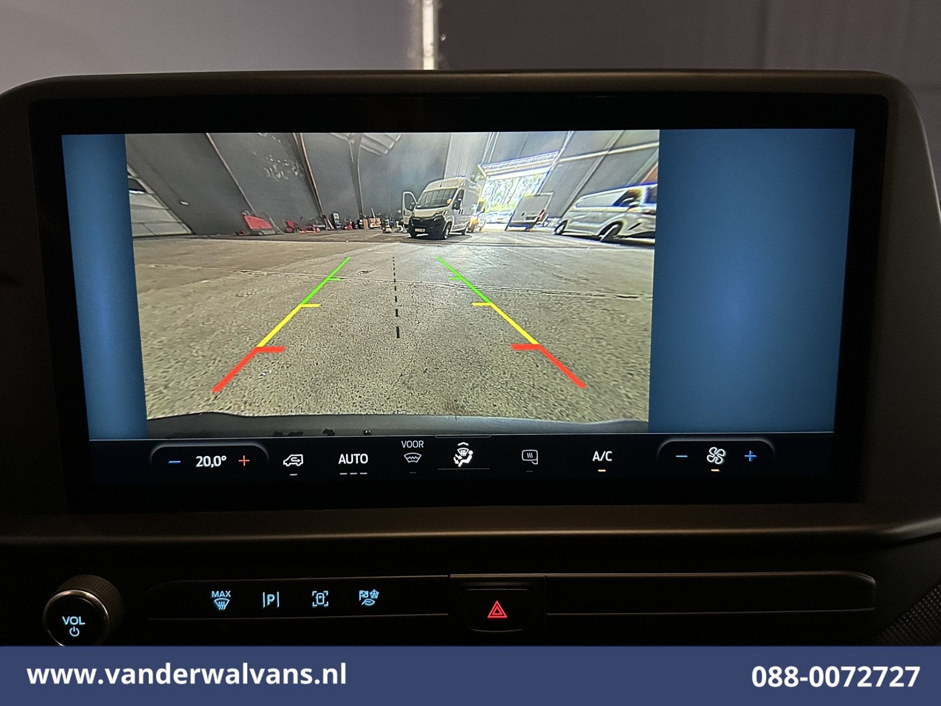 Ford Transit Custom 2.0 TDCI L1H1 Euro6 Airco | Camera | LED, Voorwielaandrijving, Dealer onderhouden, 4 cilinders, 1991 kg