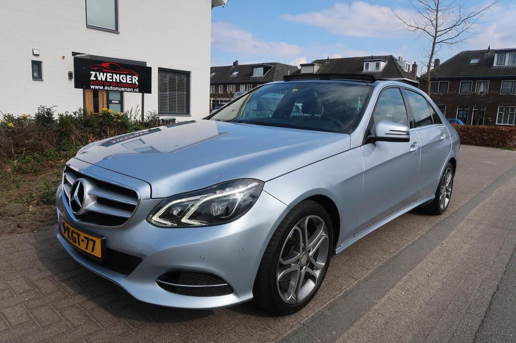 Mercedes E-klasse 200 Aut FACELIFT|PANORAMADAK|TREKHAAK|SPOR, Auto's, Mercedes-Benz, Automaat, Achterwielaandrijving, Gebruikt