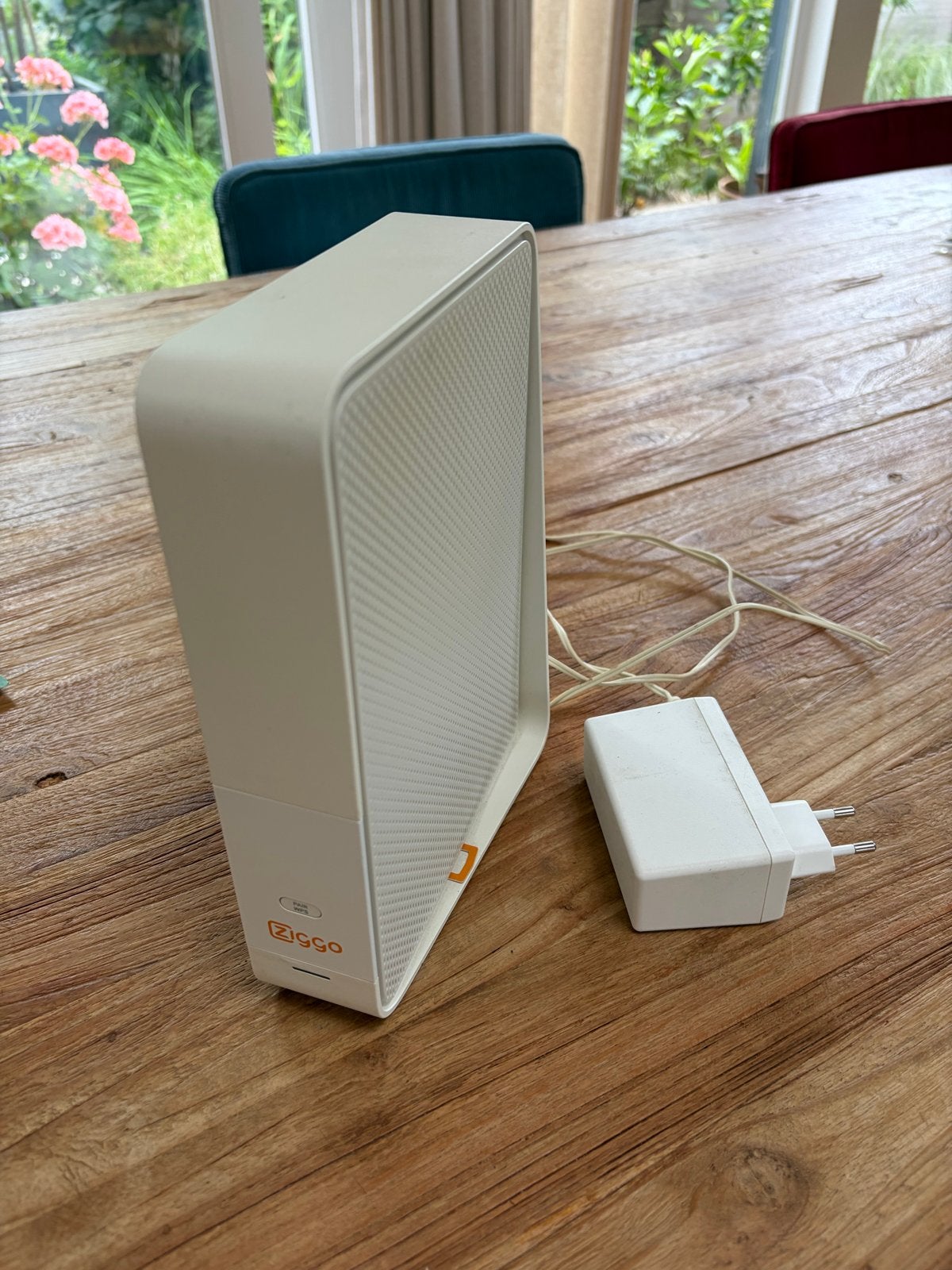 Ziggo Connectbox Router met modem, Computers en Software, Routers en Modems, Gebruikt, Router met modem, Ophalen of Verzenden