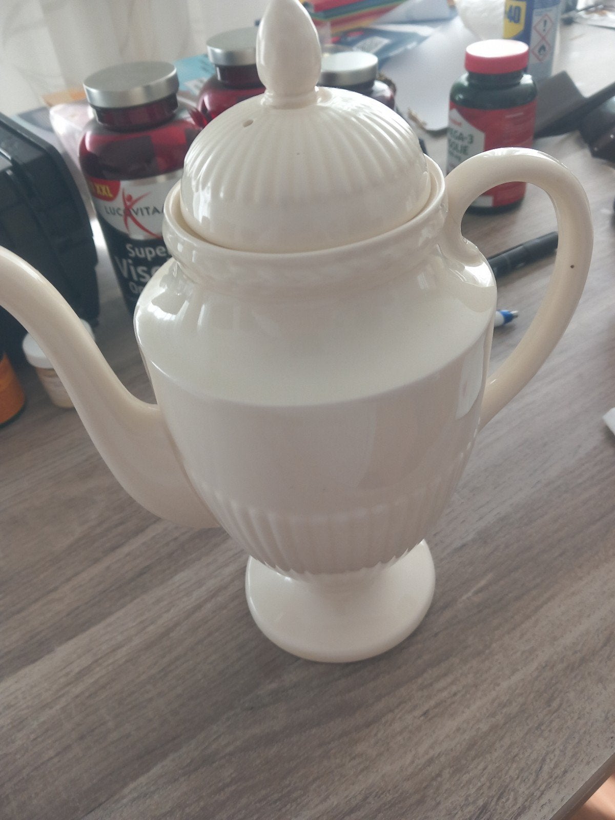 Nieuwe Wedgwood Edme Koffie/Theekan - 23 cm hoog, Theepot/fluitketel, Nieuw, Ophalen of Verzenden, Steen/keramiek