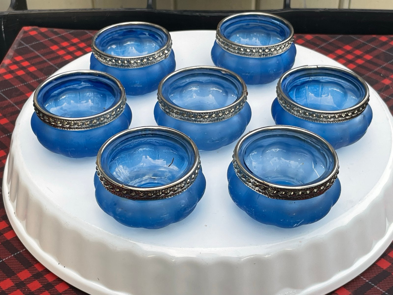 Set van 7 vintage blauwe glazen waxinelichthouders sierrand, Verzenden