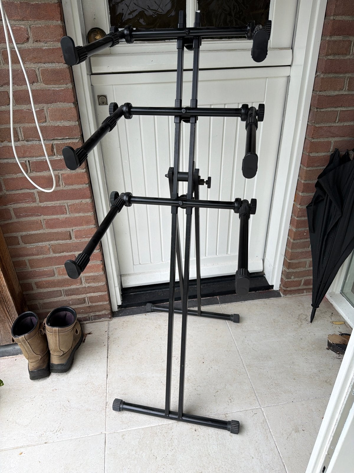 Toetsen standaard voor keyboard of synthesizer, Ophalen, Gebruikt, Instrumentstandaard, Keyboard of Synthesizer