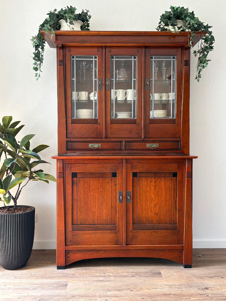 Schuitema Jugendstil Buffetkast met glas-in-lood deuren, Ophalen